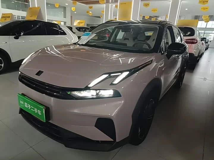 Lynk & Co 06 EM-P