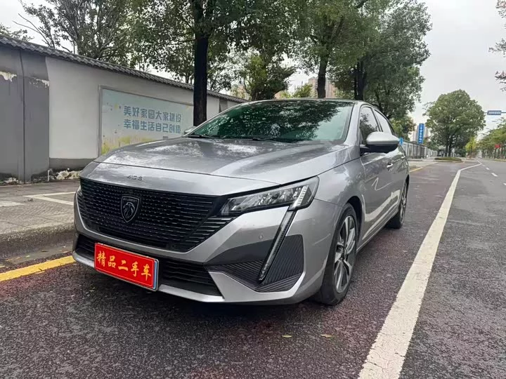 Peugeot 408