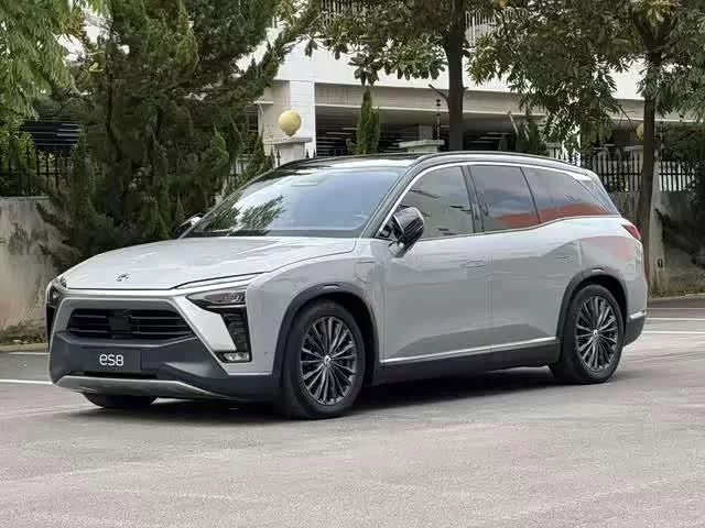 NIO ES8