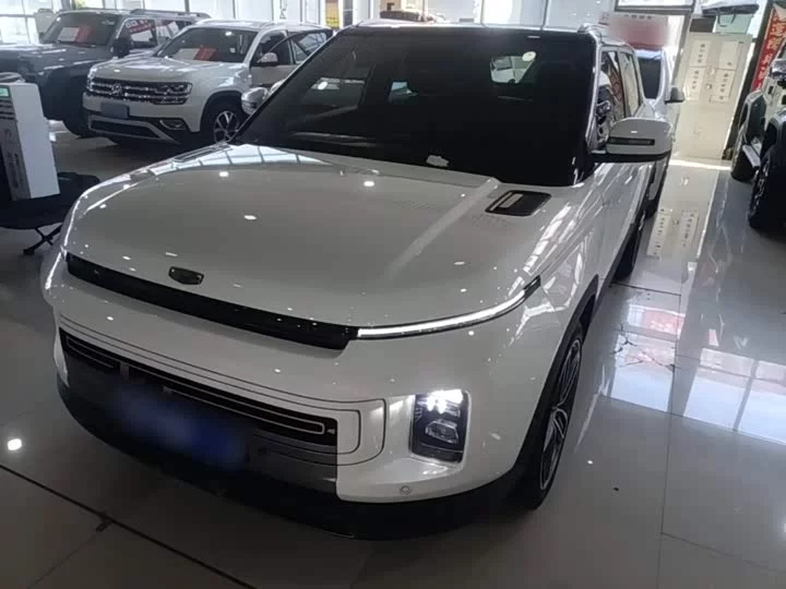 Geely ICON