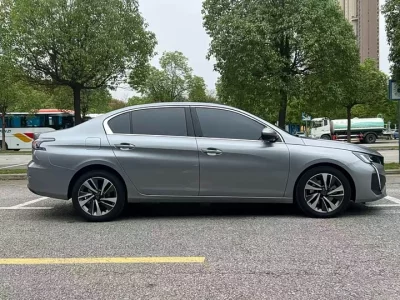 Peugeot 408