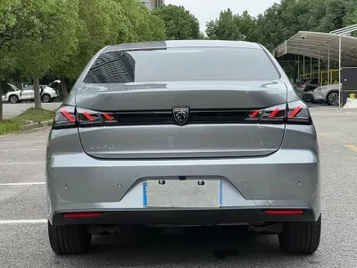 Peugeot 408