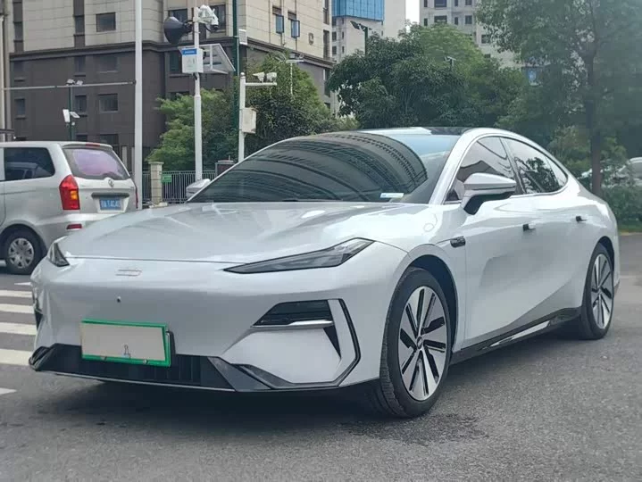 Geely Galaxy E8