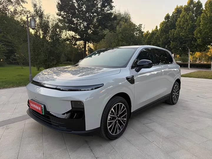 Leapmotor B10