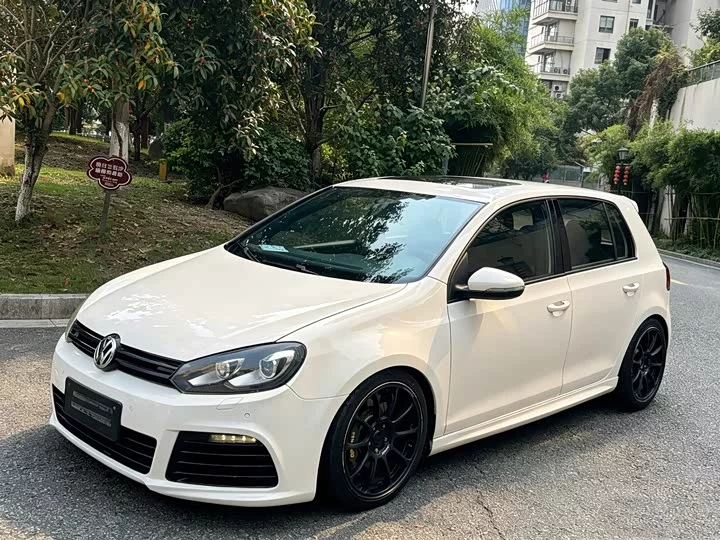 Volkswagen Golf GTI