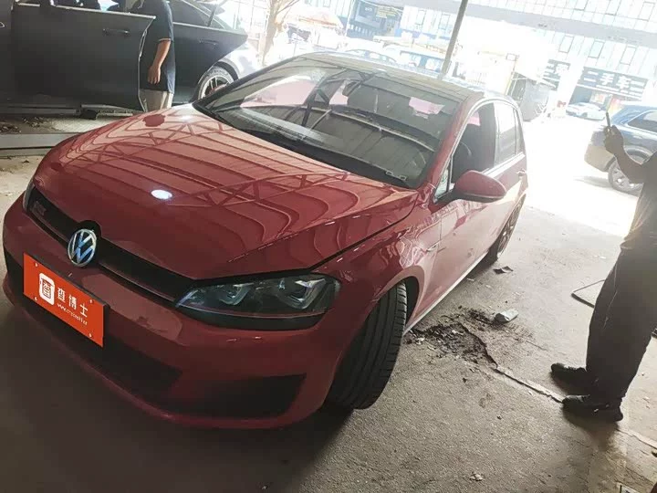 Volkswagen Golf GTI