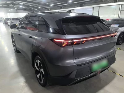 ARCFOX JiFox Alpha T5