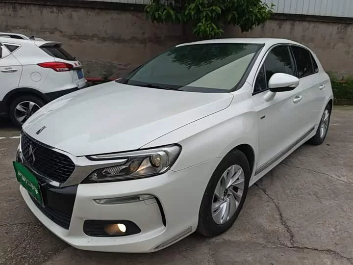 DS 4S